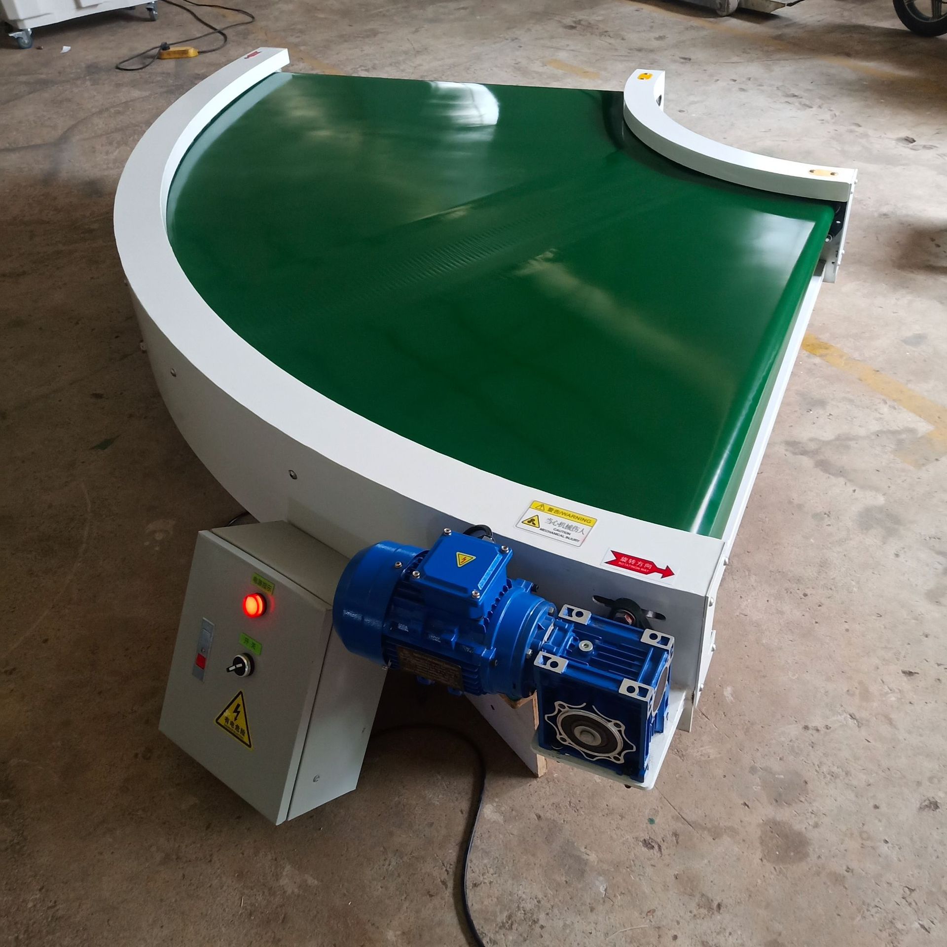 90度綠色皮帶轉(zhuǎn)彎?rùn)C(jī)